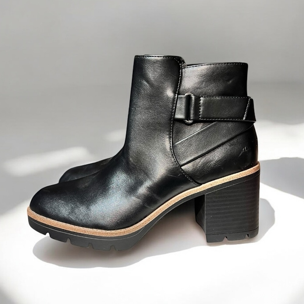 🌻NEW w/tag Naturalizer Madalynn Gore Water Repellent Bootie Size 10